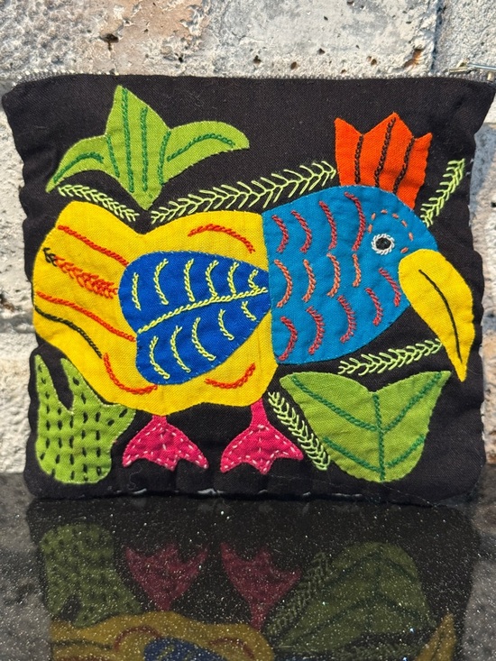 Vintage Handbags - Vintage Peruvian Colorful Bird Embroidered Pouch